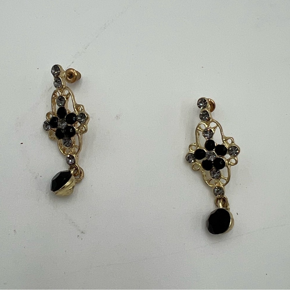 Elegant Black and Gold Dangle Earrings